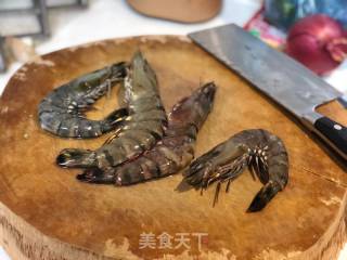 红焖大虾的做法步骤：1