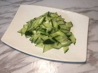 青瓜炒鸡蛋-超美味减肥餐的做法步骤：1