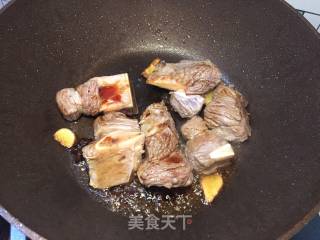 咖喱牛排骨炖土豆的做法步骤：6