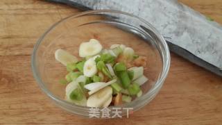 糖醋带鱼的做法步骤：2