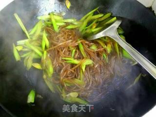 芹菜炒粉的做法步骤：7