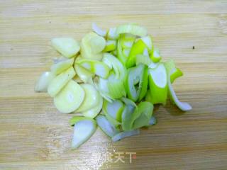 咸鸭蛋浇汁菠菜的做法步骤：1