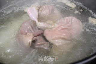 松茸猪肚鸡的做法步骤：3