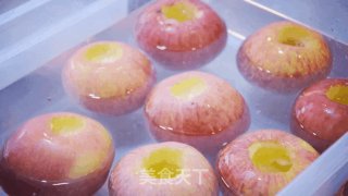 蒸苹果的做法步骤：2