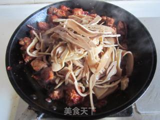 牛肉焖笋的做法步骤：7