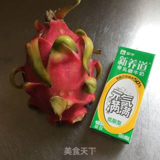 火龙果奶昔的做法步骤：1