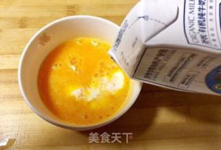 #妈妈的味道#牛奶虾仁蒸蛋的做法步骤：3