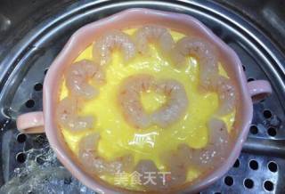 #妈妈的味道#牛奶虾仁蒸蛋的做法步骤：8