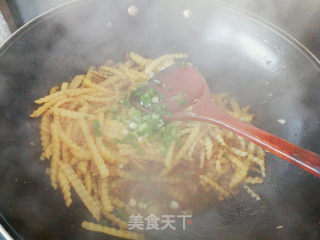 孜然肉末狼牙土豆的做法步骤：11
