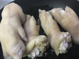 秘制卤猪手的做法步骤：5