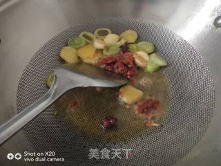 酱炖花白鲢的做法步骤：4