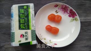 鸭黄蒸豆腐的做法步骤：1