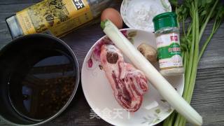 香芹肉丸汤的做法步骤：1