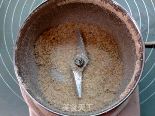 芝麻香葱戚风蛋糕的做法步骤：2