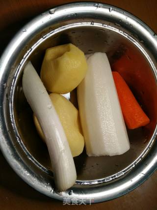 土豆炖萝卜的做法步骤：2