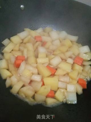 土豆炖萝卜的做法步骤：11