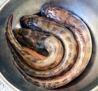 鲶鱼炖豆腐的做法步骤：1