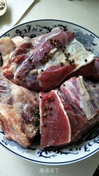 卤牛肉的做法步骤：3