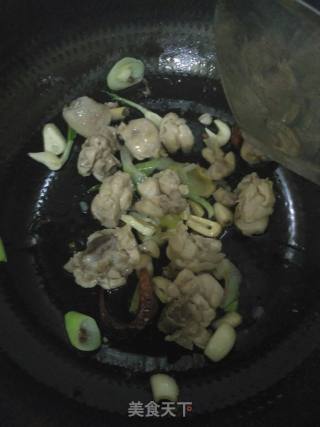 干烧青椒鸡腿肉的做法步骤：6