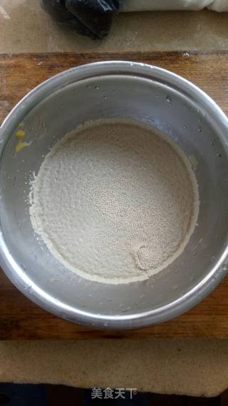 芝麻花卷的做法步骤：2