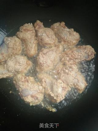 炸鸡腿的做法步骤：3