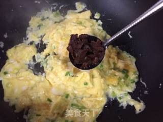 风味香菇炒鸡蛋的做法步骤：10