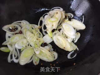 葱爆羊肉卷的做法步骤：7