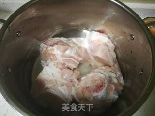 酱骨头的做法步骤：1