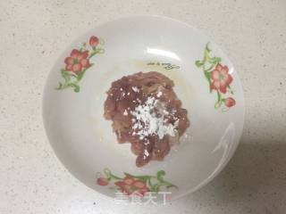 肉丝炒豇豆的做法步骤：1