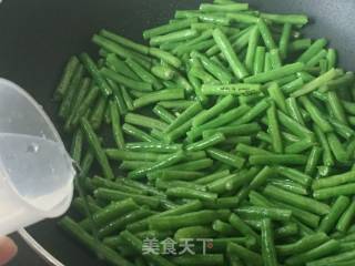 肉丝炒豇豆的做法步骤：8