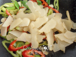 鸡肉炒菊竽的做法步骤：6