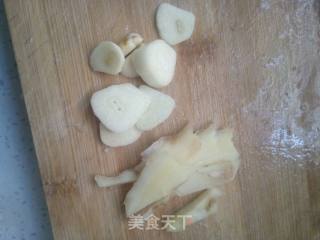 盐煎肉的做法步骤：1