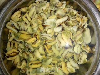 蒜蓉粉丝蒸淡菜干的做法步骤：1