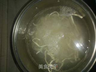 羊肉蒜苔炒面的做法步骤：3