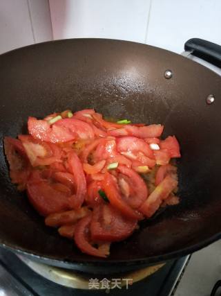 番茄年糕肉片汤的做法步骤：4