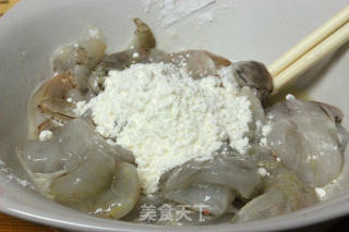 金沙虾球的做法步骤：5