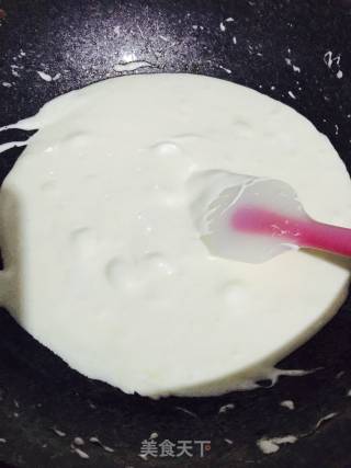 奶香牛轧糖的做法步骤：3