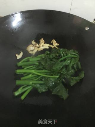 猪油渣炒芥蓝菜的做法步骤：6