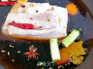 冰糖五花肉的做法步骤：2