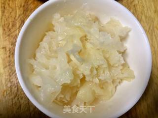 #吉祥年菜#金银满屋福满仓~椰香南瓜蒸银耳的做法步骤：3