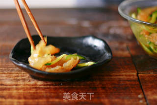 每次大餐都一定会有凉拌海蜇的做法步骤：7