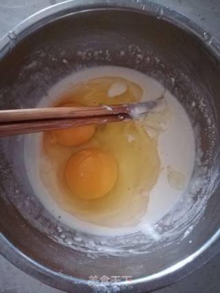 葱花鸡蛋饼的做法步骤：1