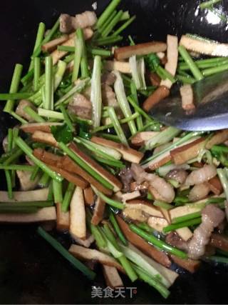 妈妈的味道～芫荽炒豆干的做法步骤：6