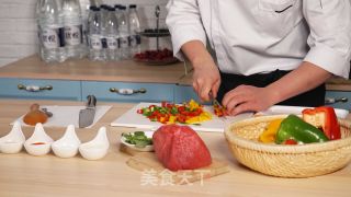 西班牙蔬菜牛肉汤的做法步骤：1
