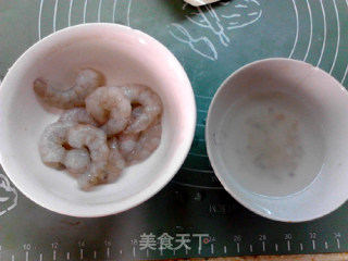 薄壳脆炸虾的做法步骤：2