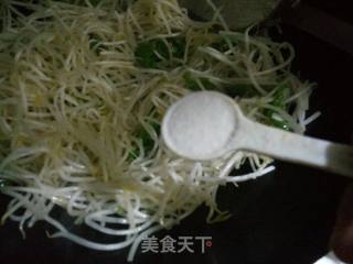 炒绿豆芽——妈妈的味道的做法步骤：3