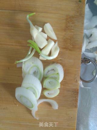 黄豆酱炒白菜的做法步骤：2