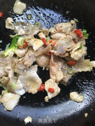 蒜苔炒肉的做法步骤：7