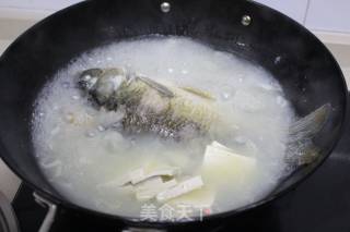 鲫鱼豆腐汤的做法步骤：7