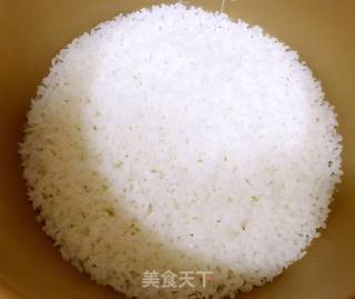沙丁鱼饭团的做法步骤：1